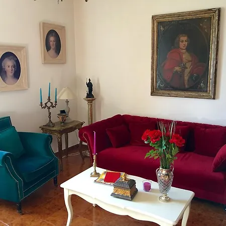 Medieval Cosy Getaway Apartment